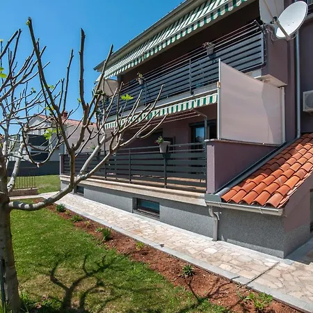 Apartments Kajfes Fazana Exterior photo